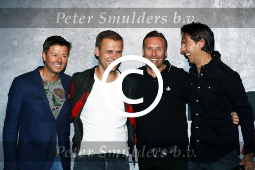 Amsterdam 6 mei 2016
Wereldpremiere van Armin v Buuren, Armin Only Embrace in het ziggo dome.
Armin kwam met zijn vrouw over de rode loper binnen. Armin met zijn management team vlnr Maykel Piron David Lewis en Allan Hardenberg.