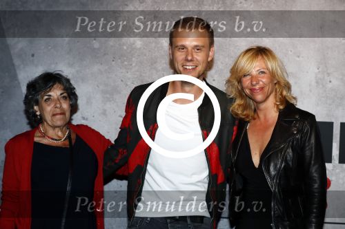 Amsterdam 6 mei 2016
Wereldpremiere van Armin v Buuren, Armin Only Embrace in het ziggo dome.
Armin kwam met zijn vrouw over de rode loper binnen. Armin met Claudia de Breij en Hanneke Groenteman