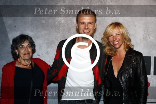 Amsterdam 6 mei 2016
Wereldpremiere van Armin v Buuren, Armin Only Embrace in het ziggo dome.
Armin kwam met zijn vrouw over de rode loper binnen. Armin met Claudia de Breij en Hanneke Groenteman
