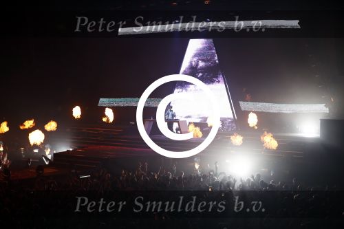 Amsterdam 6 mei 2016
Wereldpremiere van Armin v Buuren, Armin Only Embrace in het ziggo dome.
Armin kwam met zijn vrouw over de rode loper binnen.