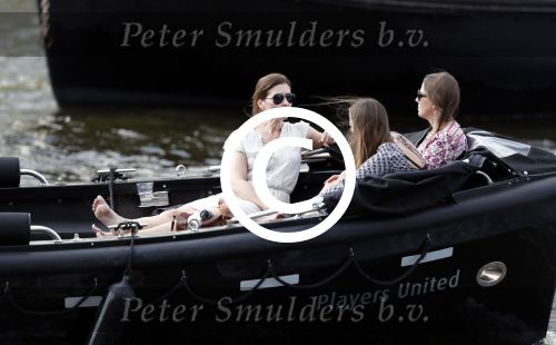 Amsterdam 7 mei 2016 
Rob Witschge en zijn vrouw Barbara aan het varen met Johnny en Danielle van t schip en hun dochter.
