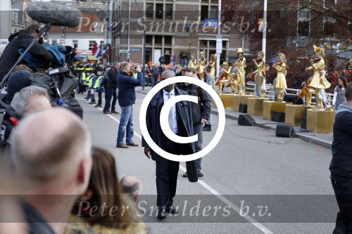 Zwolle 27 april 2016
Koningsdag in Zwolle met Koning Willem Alexander Koningin Maxima Prinses Amalia Ariane Alexia Prins Constantijn Prinses Laurentien Prins Maurits Prinses Marilene Prins Bernhard Prinses Annette Prins Pieter Christiaan Prinses Anita Prins Floris en Prinses Aimee. Beveiliging