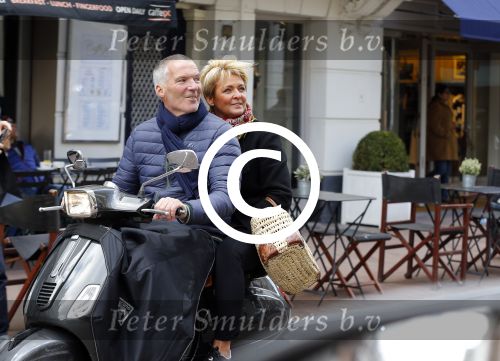 Amsterdam 23 april 2016 
Caroline Tensen met haar man Ernst Jan Smids op vespa scooter op de pc hooftstraat.