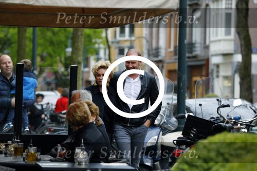 Amsterdam 22 april 2016 
Connie Breukhoven met vriend Eugene v Dun op de cornelis schuytstraat