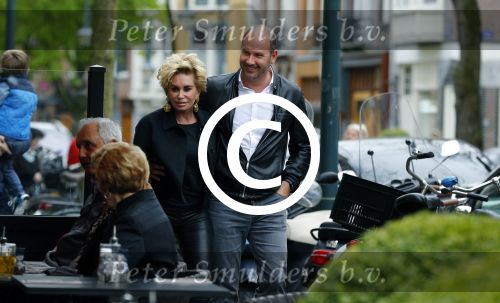 Amsterdam 22 april 2016 
Connie Breukhoven met vriend Eugene v Dun op de cornelis schuytstraat