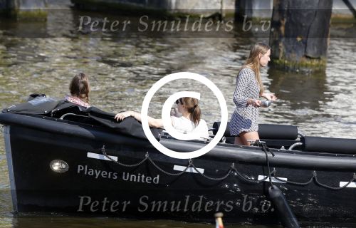 Amsterdam 7 mei 2016 
Rob Witschge en zijn vrouw Barbara aan het varen met Johnny en Danielle van t schip en hun dochter.