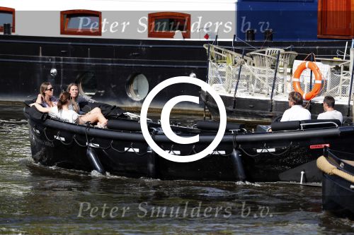 Amsterdam 7 mei 2016 
Rob Witschge en zijn vrouw Barbara aan het varen met Johnny en Danielle van t schip en hun dochter.