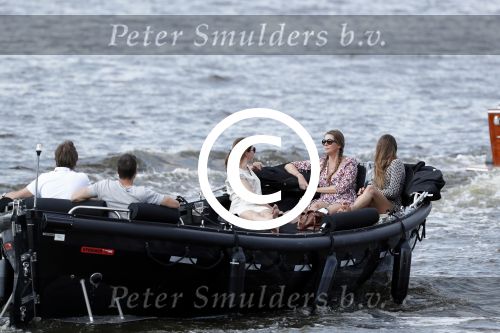 Amsterdam 7 mei 2016 
Rob Witschge en zijn vrouw Barbara aan het varen met Johnny en Danielle van t schip en hun dochter.