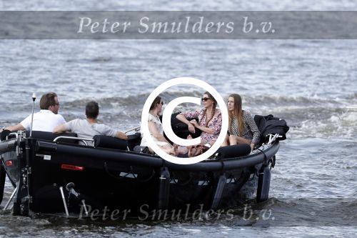 Amsterdam 7 mei 2016 
Rob Witschge en zijn vrouw Barbara aan het varen met Johnny en Danielle van t schip en hun dochter.
