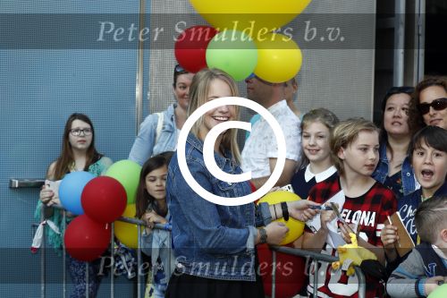 Amsterdam 7 mei 2016
Premiere Angry birds in pathe arena met oa de nederlandse stemmencast , Enzo Knol Ruben Nicolai Murth Mossel Eddy Zoe en Robin Martens. Enzo met vriendin Dee