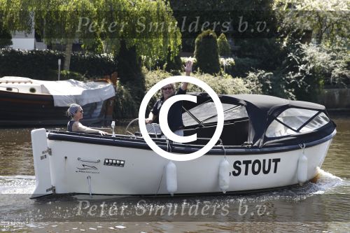 Amsterdam 9 mei 2016 
Dirk en Suus Zeelenberg eerst lunchen bij de harbour club en daarna varen door de grachten met hun boot/sloep