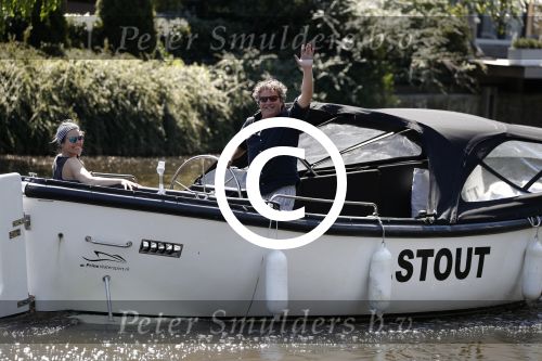 Amsterdam 9 mei 2016 
Dirk en Suus Zeelenberg eerst lunchen bij de harbour club en daarna varen door de grachten met hun boot/sloep