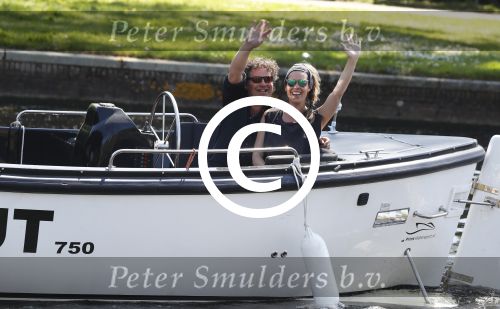Amsterdam 9 mei 2016 
Dirk en Suus Zeelenberg eerst lunchen bij de harbour club en daarna varen door de grachten met hun boot/sloep