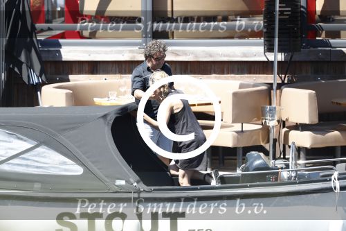 Amsterdam 9 mei 2016 
Dirk en Suus Zeelenberg eerst lunchen bij de harbour club en daarna varen door de grachten met hun boot/sloep