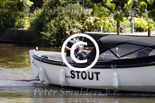 Amsterdam 9 mei 2016 
Dirk en Suus Zeelenberg eerst lunchen bij de harbour club en daarna varen door de grachten met hun boot/sloep