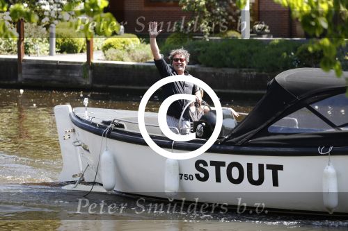 Amsterdam 9 mei 2016 
Dirk en Suus Zeelenberg eerst lunchen bij de harbour club en daarna varen door de grachten met hun boot/sloep