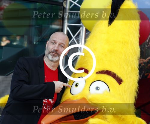 Amsterdam 7 mei 2016
Premiere Angry birds in pathe arena met oa de nederlandse stemmencast , Enzo Knol Ruben Nicolai Murth Mossel Eddy Zoe en Robin Martens. Eddy met dochters
