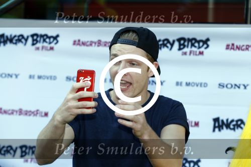 Amsterdam 7 mei 2016
Premiere Angry birds in pathe arena met oa de nederlandse stemmencast , Enzo Knol Ruben Nicolai Murth Mossel Eddy Zoe en Robin Martens.