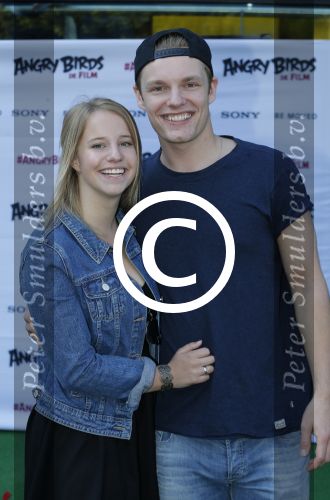 Amsterdam 7 mei 2016
Premiere Angry birds in pathe arena met oa de nederlandse stemmencast , Enzo Knol Ruben Nicolai Murth Mossel Eddy Zoe en Robin Martens. Enzo met vriendin Dee