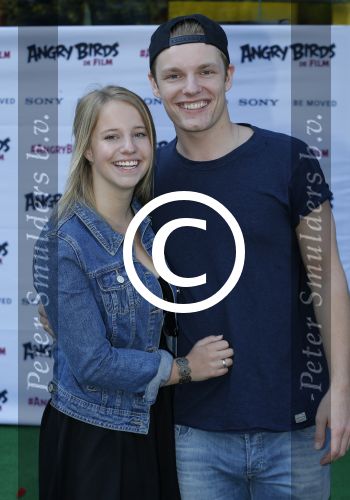 Amsterdam 7 mei 2016
Premiere Angry birds in pathe arena met oa de nederlandse stemmencast , Enzo Knol Ruben Nicolai Murth Mossel Eddy Zoe en Robin Martens. Enzo met vriendin Dee