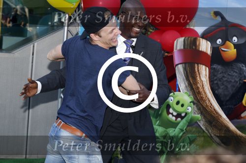 Amsterdam 7 mei 2016
Premiere Angry birds in pathe arena met oa de nederlandse stemmencast , Enzo Knol Ruben Nicolai Murth Mossel Eddy Zoe en Robin Martens. Enzo met vriendin Dee