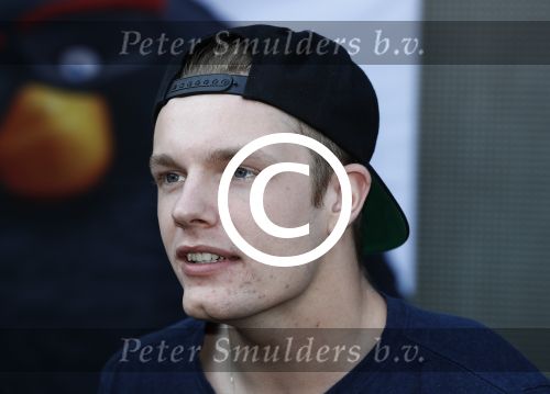 Amsterdam 7 mei 2016
Premiere Angry birds in pathe arena met oa de nederlandse stemmencast , Enzo Knol Ruben Nicolai Murth Mossel Eddy Zoe en Robin Martens. Enzo met vriendin Dee