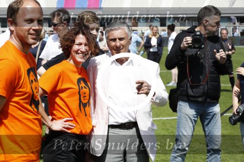 Amsterdam 13 mei 2016
Sportdag van de Johan Cruijff foundation in het olymoisch stadion met oa Johnny Heitinga Dennis Bergkamp Peter Heerschop Vigo Waas Sjaak Swart Kenneth Perez Evelyne de Bruin en Raoul Heertje.