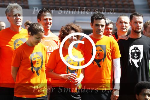 Amsterdam 13 mei 2016
Sportdag van de Johan Cruijff foundation in het olymoisch stadion met oa Johnny Heitinga Dennis Bergkamp Peter Heerschop Vigo Waas Sjaak Swart Kenneth Perez Evelyne de Bruin en Raoul Heertje.