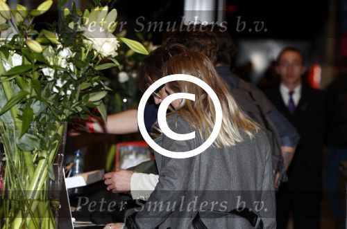 Amsterdam 6 mei 2016
Wereldpremiere van Armin v Buuren, Armin Only Embrace in het ziggo dome.
Armin kwam met zijn vrouw over de rode loper binnen. Giel Beelen met (een) vriendin