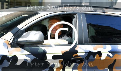 Amsterdam 23 april 2016 
Gordon met zijn audi Q7 in camouflage kleuren in Amsterdam zuid.