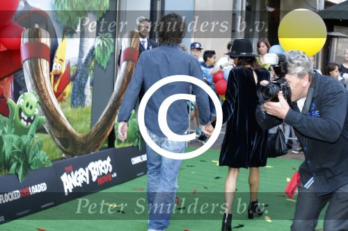 Amsterdam 7 mei 2016
Premiere Angry birds in pathe arena met oa de nederlandse stemmencast , Enzo Knol Ruben Nicolai Murth Mossel Eddy Zoe en Robin Martens. Jaxier Guzman met vriendin Cloe Leenheer