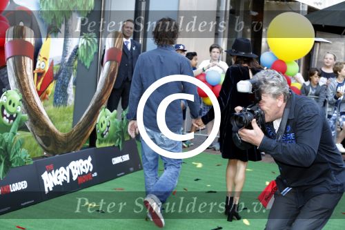 Amsterdam 7 mei 2016
Premiere Angry birds in pathe arena met oa de nederlandse stemmencast , Enzo Knol Ruben Nicolai Murth Mossel Eddy Zoe en Robin Martens. Jaxier Guzman met vriendin Cloe Leenheer