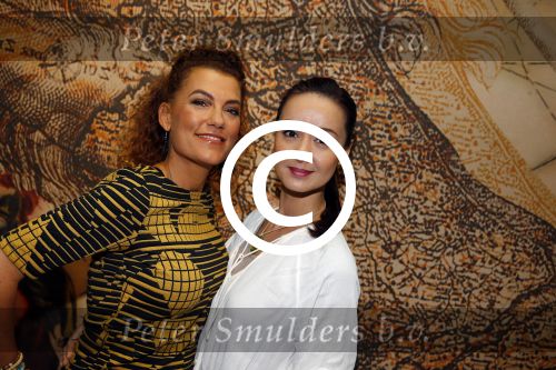 Amsterdam 26 april 2016
Presentatie net 5 programma de wereld rond in 6 stappen in het Andaz hotel.
Jennifer de Jong en Tatum Dagelet