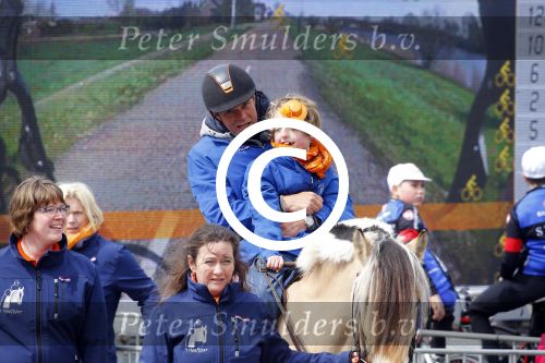 Zwolle 27 april 2016
Koningsdag in Zwolle met Koning Willem Alexander Koningin Maxima Prinses Amalia Ariane Alexia Prins Constantijn Prinses Laurentien Prins Maurits Prinses Marilene Prins Bernhard Prinses Annette Prins Pieter Christiaan Prinses Anita Prins Floris en Prinses Aimee. Jeroen Dubbeldam