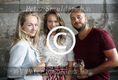 Amsterdam 9 mei 2016 
Presentatie boek Jet van Nieuwkerk bij de westergasfabriek.
Jet met carolien Spoor en John Karthaus