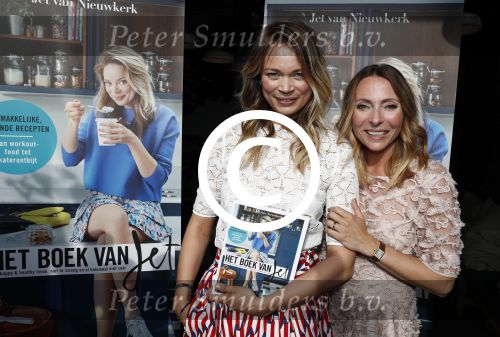 Amsterdam 9 mei 2016 
Presentatie boek Jet van Nieuwkerk bij de westergasfabriek.
Jet met May-britt Mobach