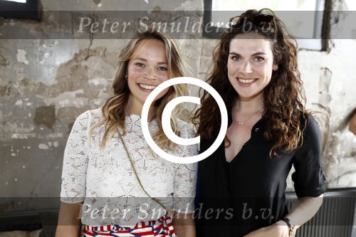 Amsterdam 9 mei 2016 
Presentatie boek Jet van Nieuwkerk bij de westergasfabriek.
Jet met Anna Drijver