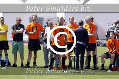 Amsterdam 13 mei 2016
Sportdag van de Johan Cruijff foundation in het olymoisch stadion met oa Johnny Heitinga Dennis Bergkamp Peter Heerschop Vigo Waas Sjaak Swart Kenneth Perez Evelyne de Bruin en Raoul Heertje.