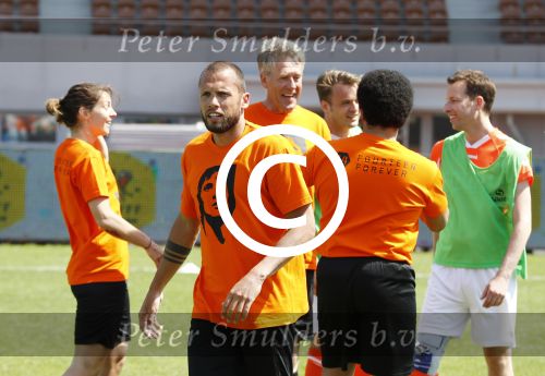 Amsterdam 13 mei 2016
Sportdag van de Johan Cruijff foundation in het olymoisch stadion met oa Johnny Heitinga Dennis Bergkamp Peter Heerschop Vigo Waas Sjaak Swart Kenneth Perez Evelyne de Bruin en Raoul Heertje.