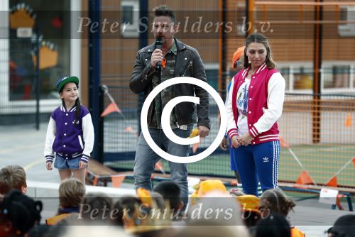 Amsterdam 22 april 2016
Koning Willem Alexander en Koningin Maxima bij de opening van de koningsspelen in Amsterdam.
Richard Krajicek vangt ze op en Johnny de Mol doet de presentatie.
