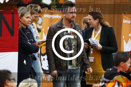 Amsterdam 22 april 2016
Koning Willem Alexander en Koningin Maxima bij de opening van de koningsspelen in Amsterdam.
Richard Krajicek vangt ze op en Johnny de Mol doet de presentatie.