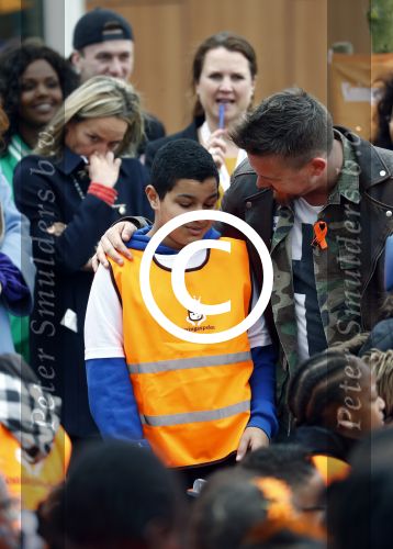 Amsterdam 22 april 2016
Koning Willem Alexander en Koningin Maxima bij de opening van de koningsspelen in Amsterdam.
Richard Krajicek vangt ze op en Johnny de Mol doet de presentatie.