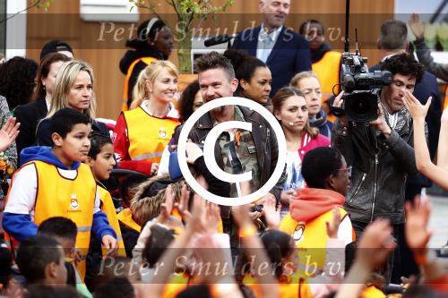 Amsterdam 22 april 2016
Koning Willem Alexander en Koningin Maxima bij de opening van de koningsspelen in Amsterdam.
Richard Krajicek vangt ze op en Johnny de Mol doet de presentatie.