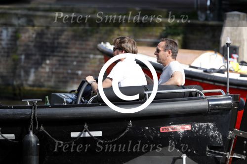 Amsterdam 7 mei 2016 
Rob Witschge en zijn vrouw Barbara aan het varen met Johnny en Danielle van t schip en hun dochter.