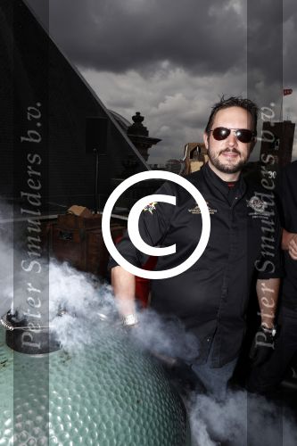 Amsterdam 18 april 2016 
Presentatie Linda man met Waldemar Torenstra op de cover. De presentatie is op het dakterras van de Bijenkorf. Wereldkampioen BBQ Jord Althuizen