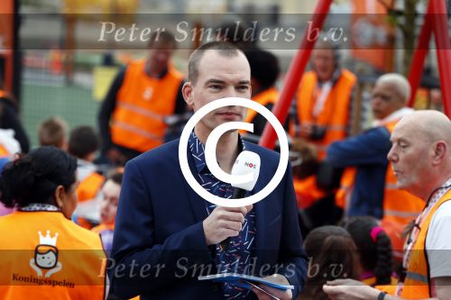Amsterdam 22 april 2016
Koning Willem Alexander en Koningin Maxima bij de opening van de koningsspelen in Amsterdam.
Richard Krajicek vangt ze op en Johnny de Mol doet de presentatie. Joris Marseille