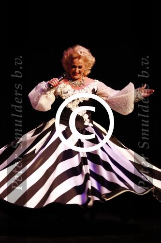 Amsterdam 17 mei 2016 
Surprise feestje voor Frank Sanders voor zijn 70e verjaardag in de kleine komedie.
Karin Bloemen heel veel afgevallen