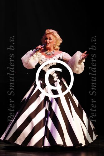 Amsterdam 17 mei 2016 
Surprise feestje voor Frank Sanders voor zijn 70e verjaardag in de kleine komedie.
Karin Bloemen heel veel afgevallen