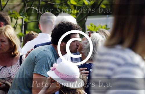 Amsterdam 9 mei 2016 
Presentatie boek Jet van Nieuwkerk bij de westergasfabriek.
Kees v Nieuwkerk met opa en oma en moeder
