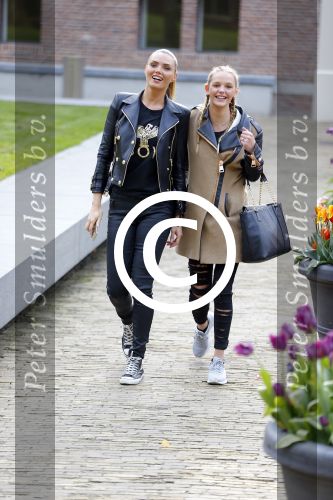 Amsterdam 22 april 2016 
Boekpresentatie Maestra met  Heleen van Royen, schrijfster Lisa Hilton en Halina Reijn. Kim Feenstra met een vriendin